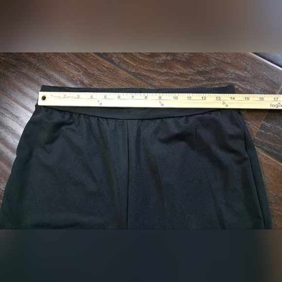 SHEIN Black Leggings with Elastic Waistband and Tapered Fit - Picture 3 of 10